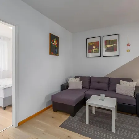 Marica 4 In Strandnaehe Mit Parkplatz Apartament Poreč